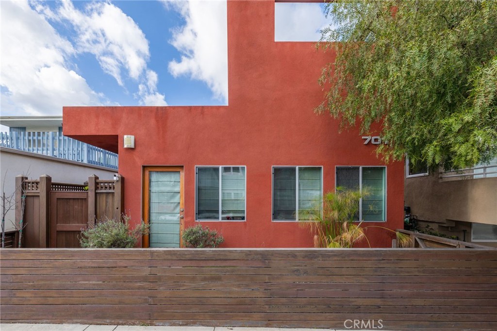 701 Loma Drive