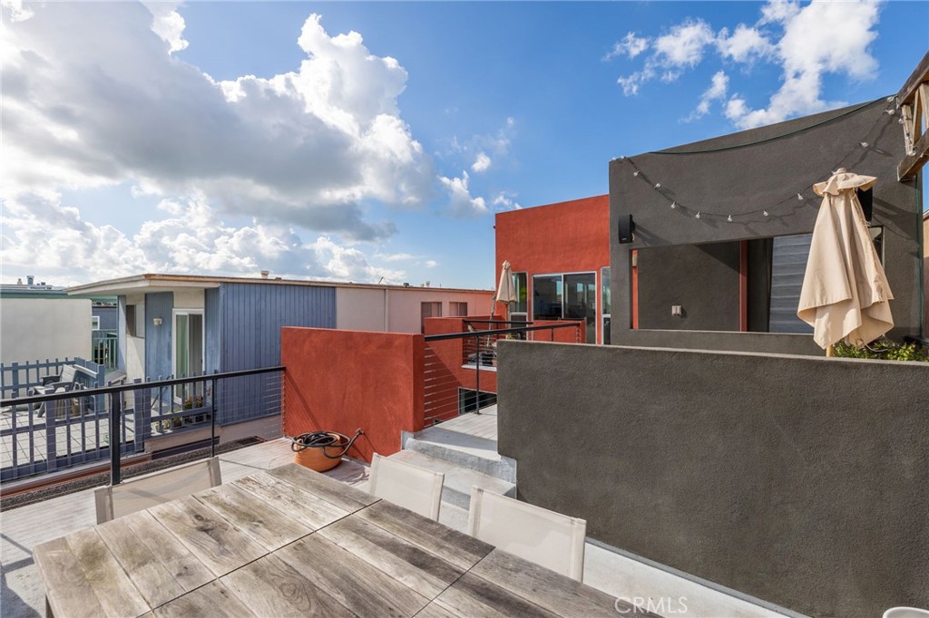701 Loma Drive