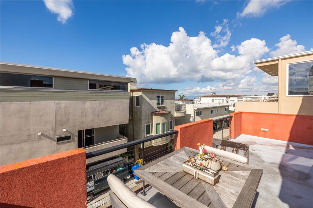 701 Loma Drive