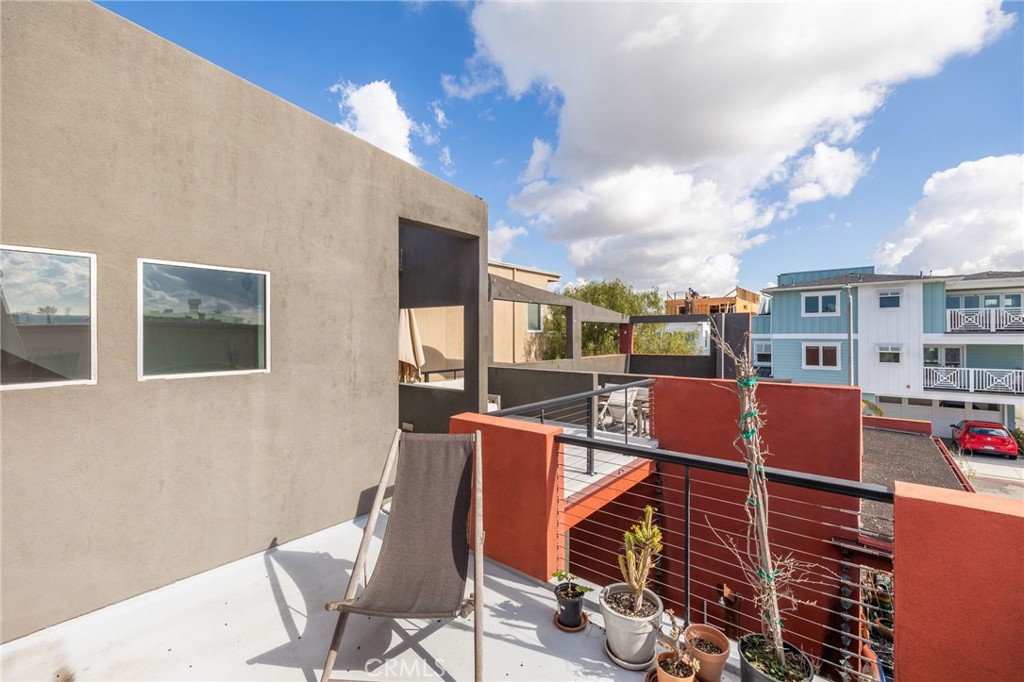 701 Loma Drive