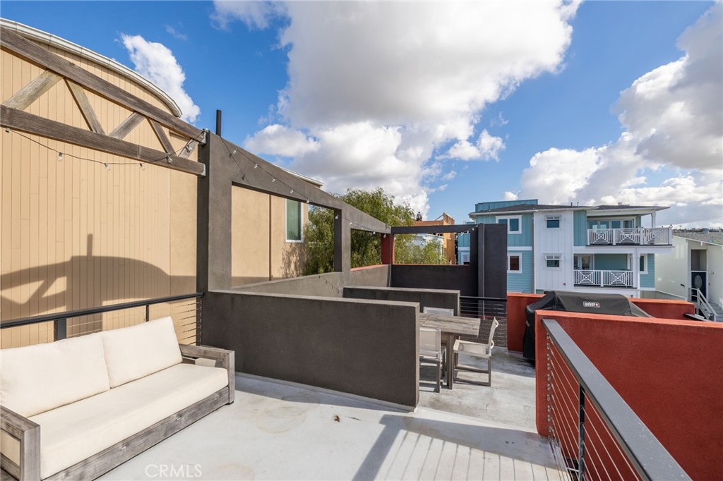 701 Loma Drive
