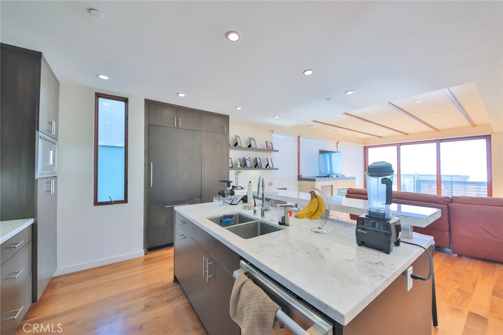 104 Manhattan Avenue