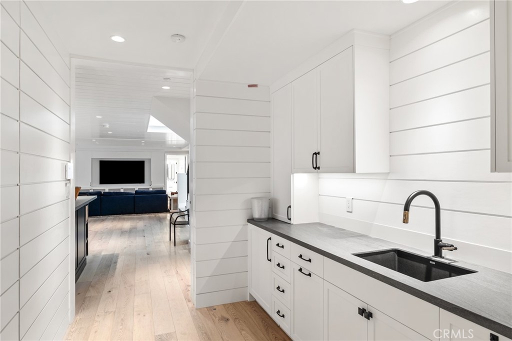 2428 The Strand