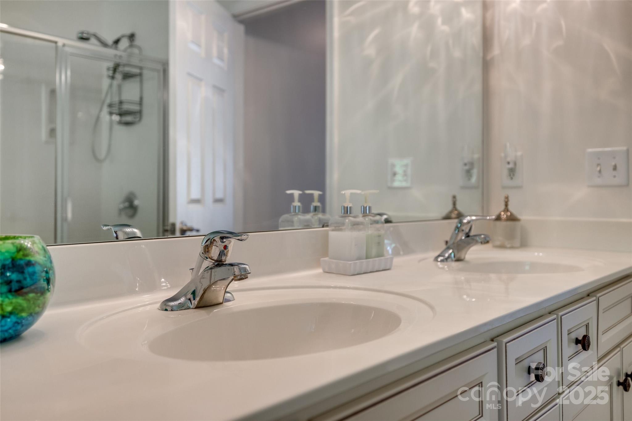 3040 Sunshower Heights