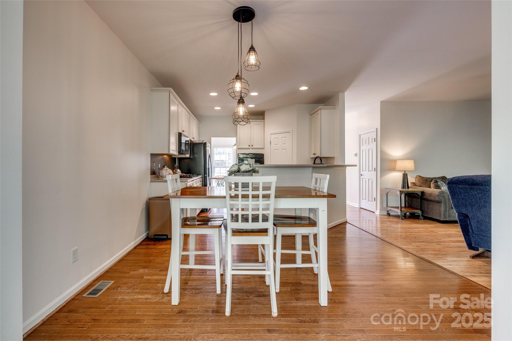 3040 Sunshower Heights