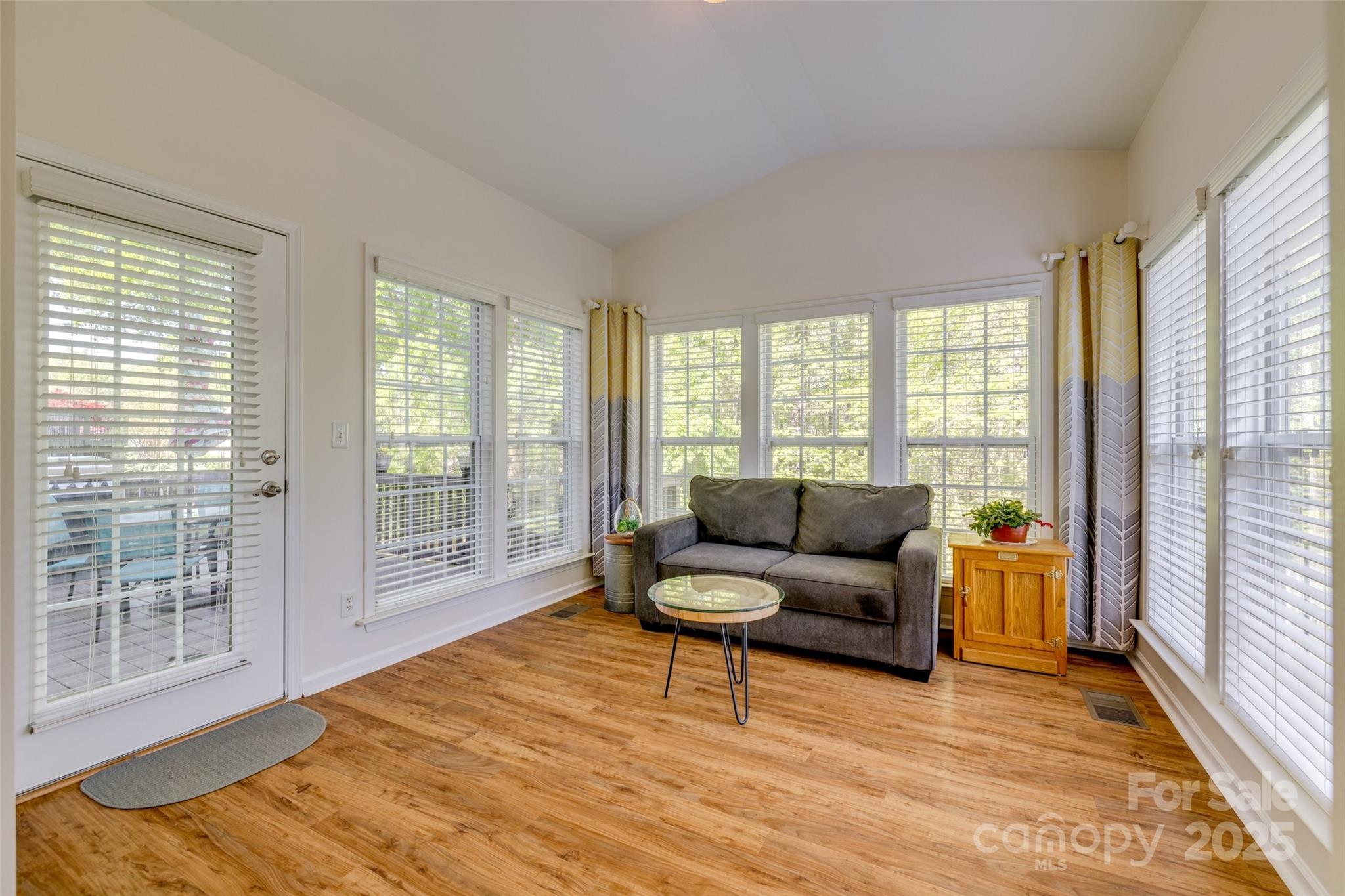 3040 Sunshower Heights