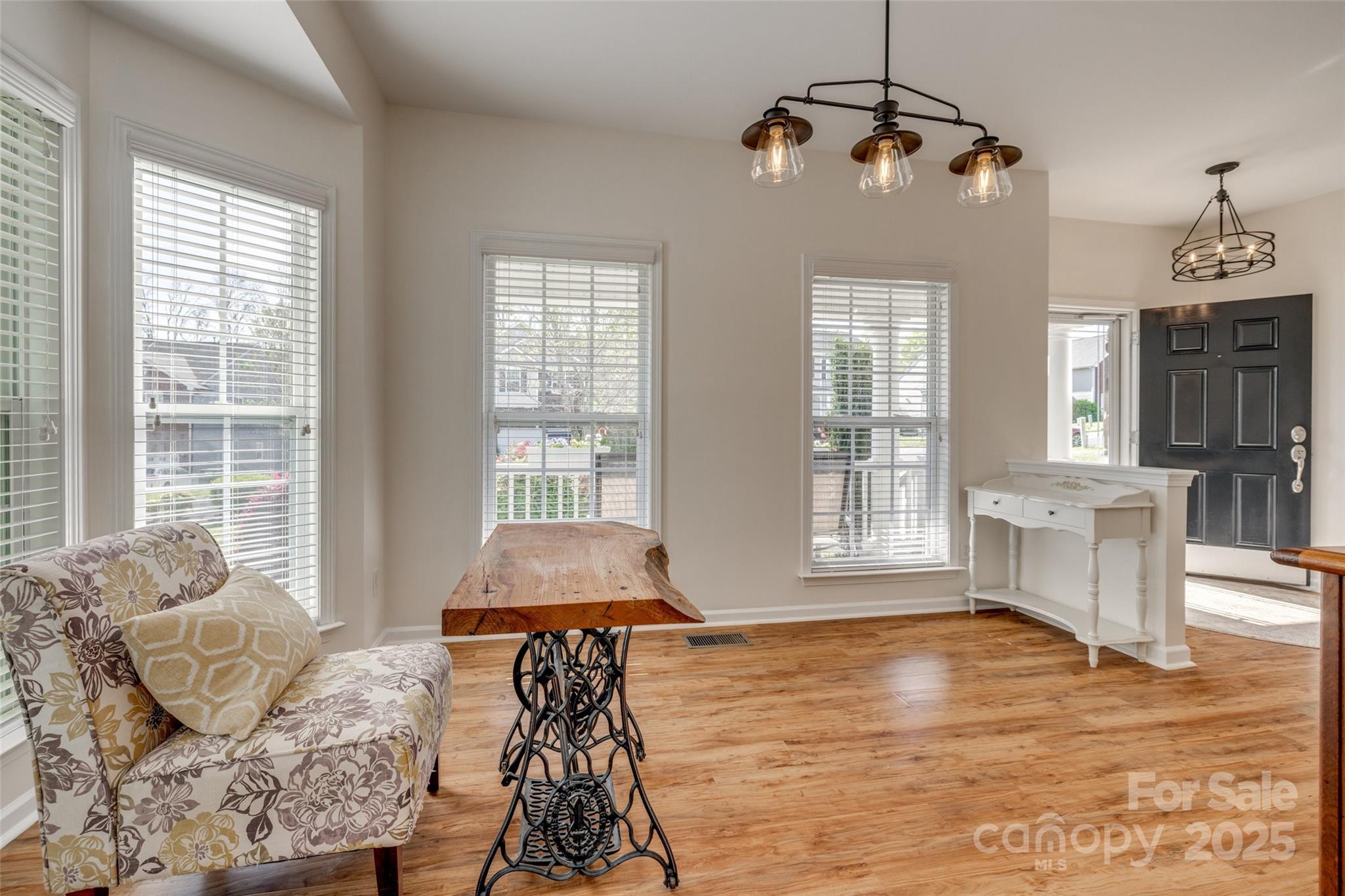 3040 Sunshower Heights