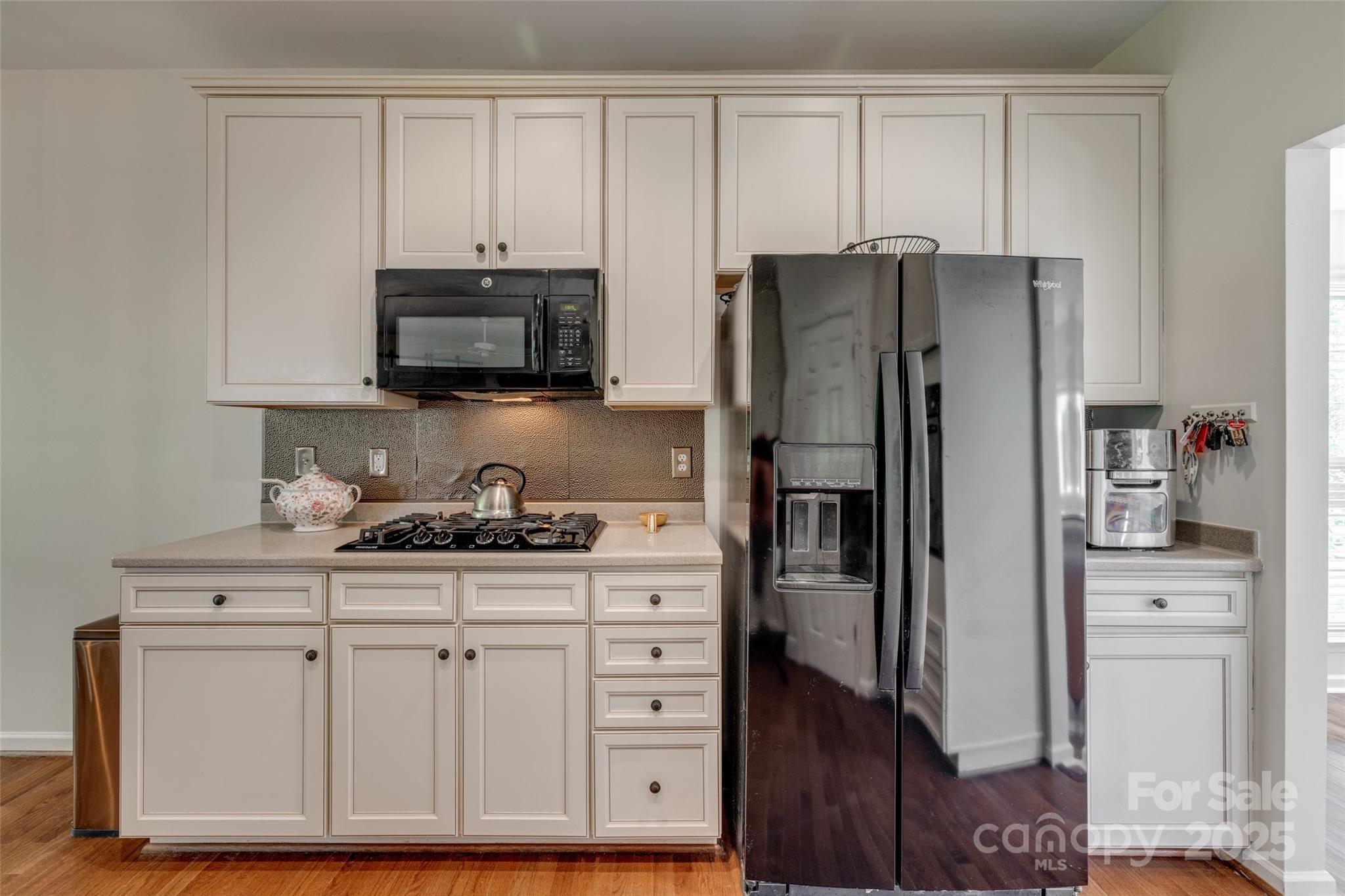 3040 Sunshower Heights