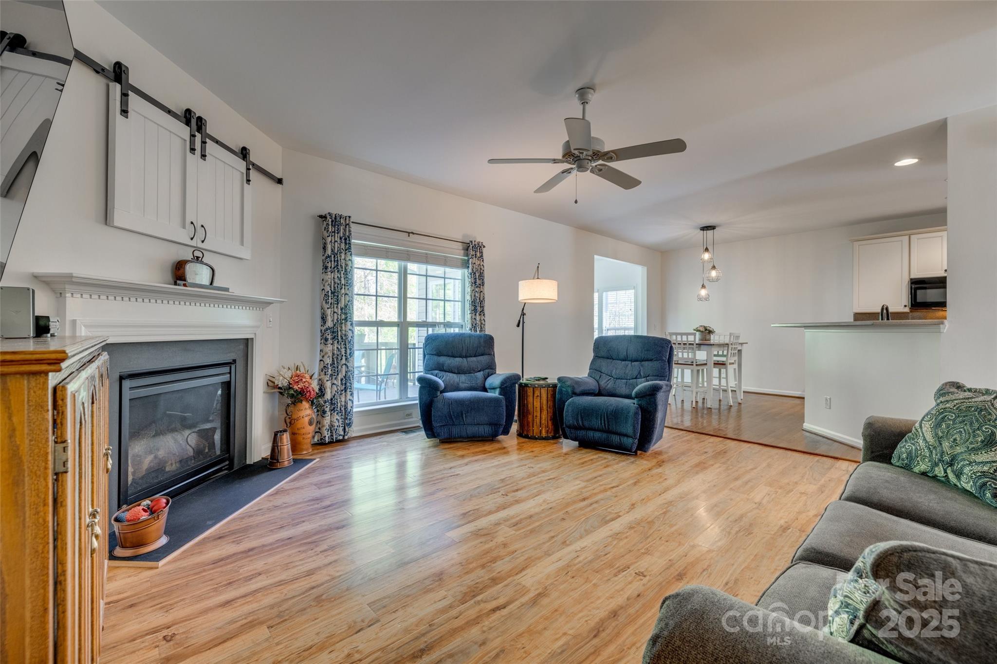 3040 Sunshower Heights