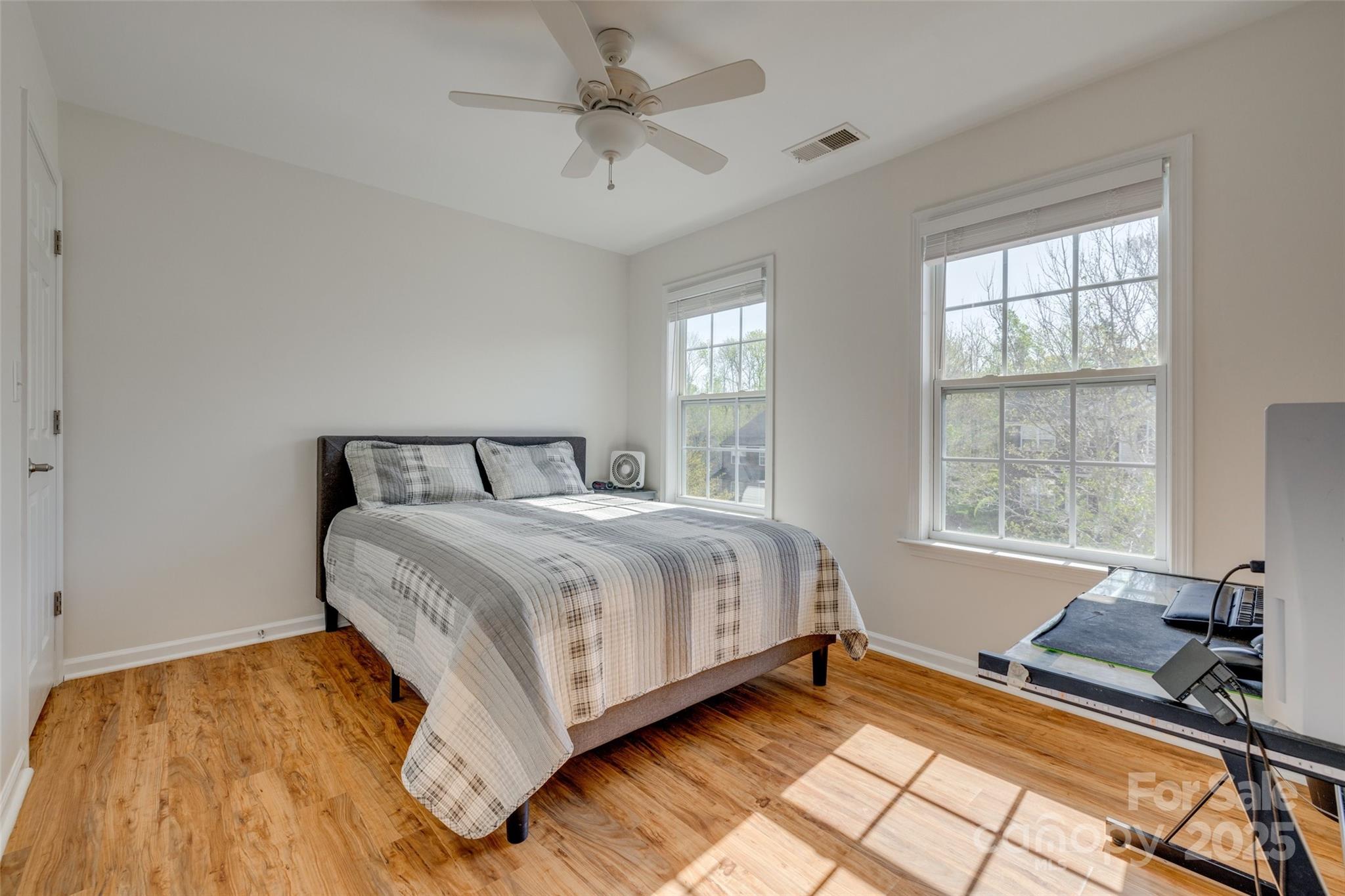 3040 Sunshower Heights