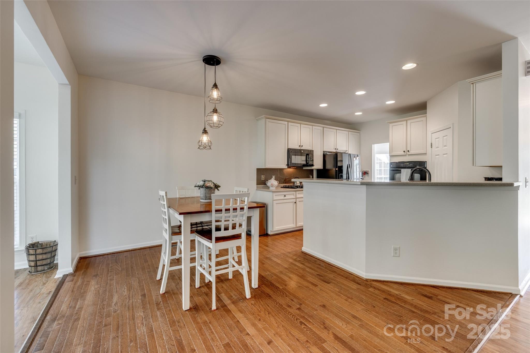 3040 Sunshower Heights