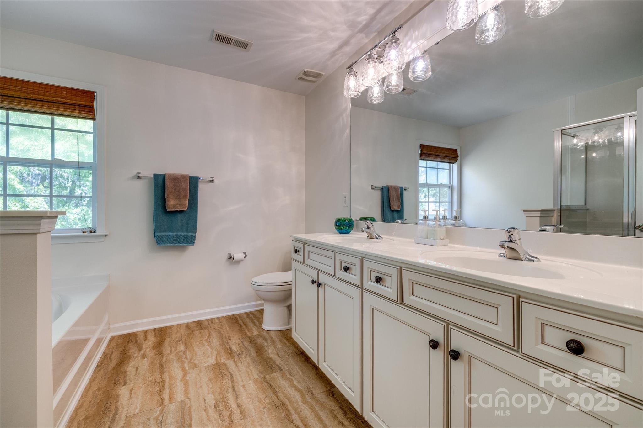 3040 Sunshower Heights