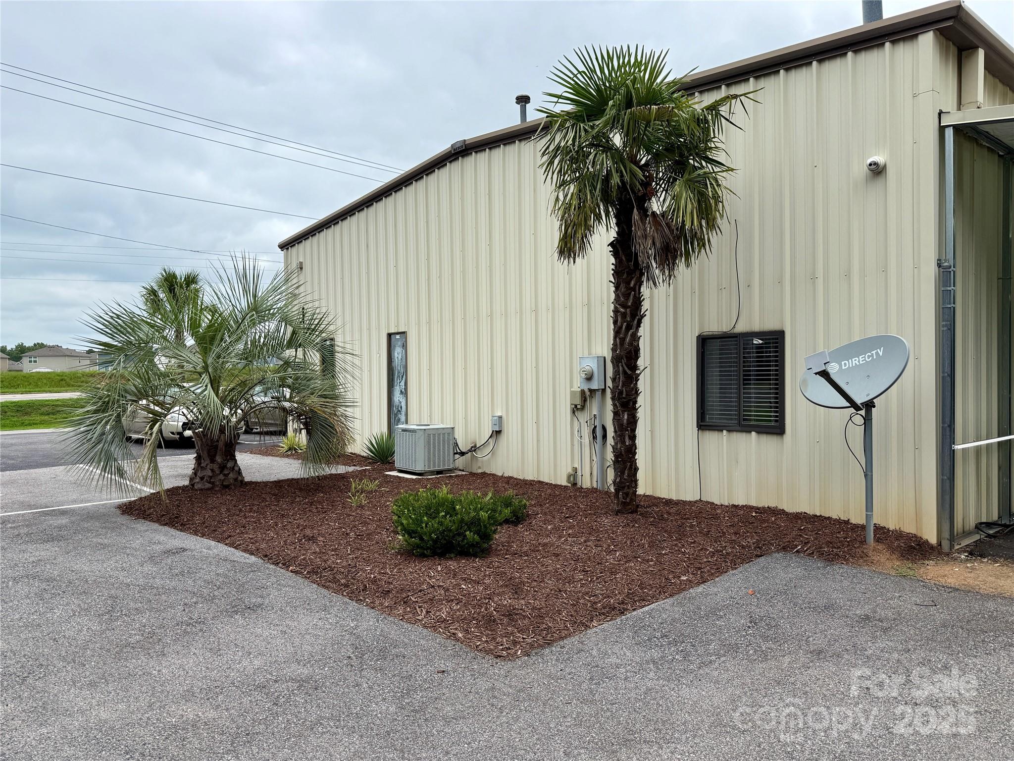 1280 Black Highway