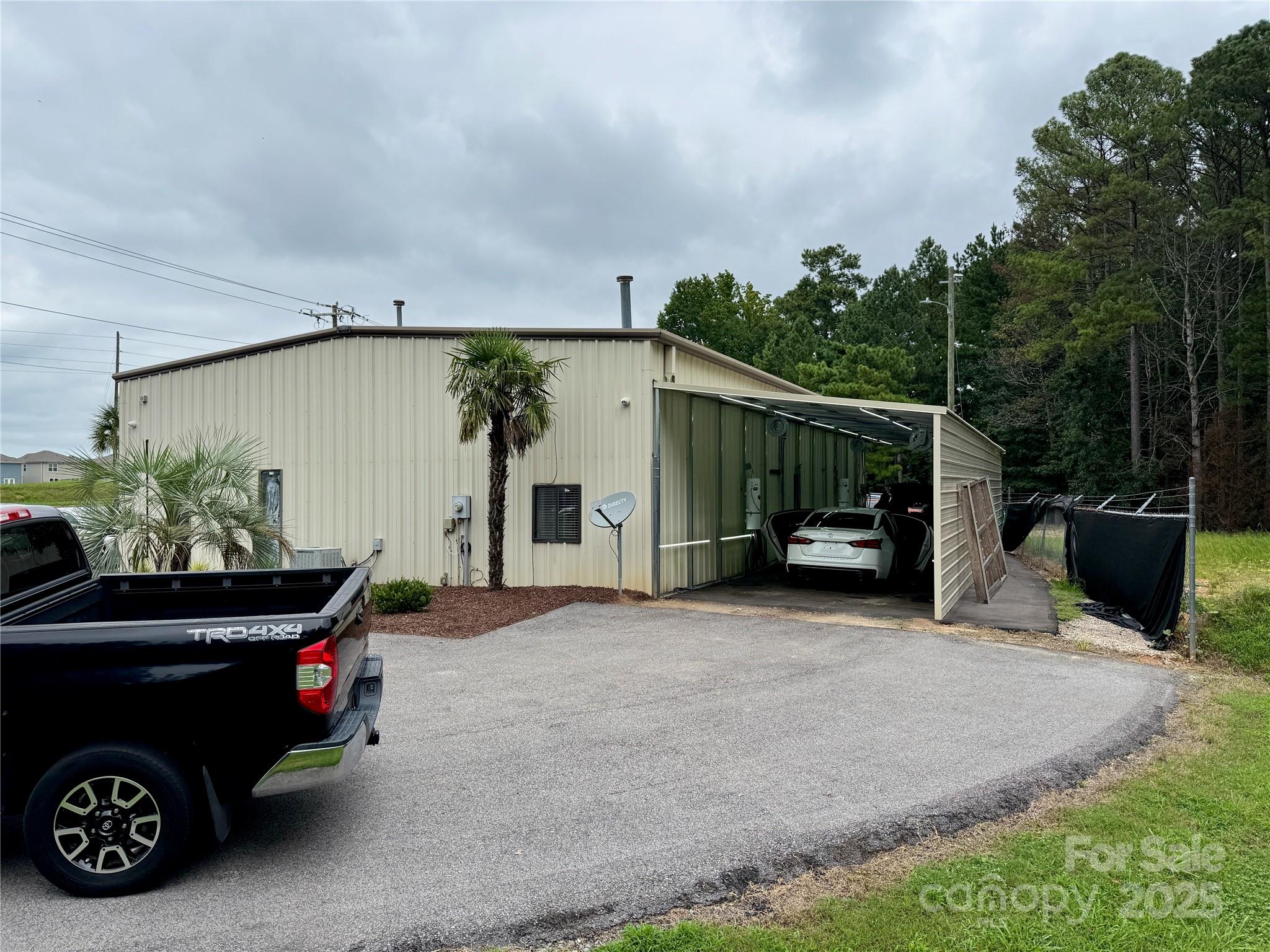 1280 Black Highway