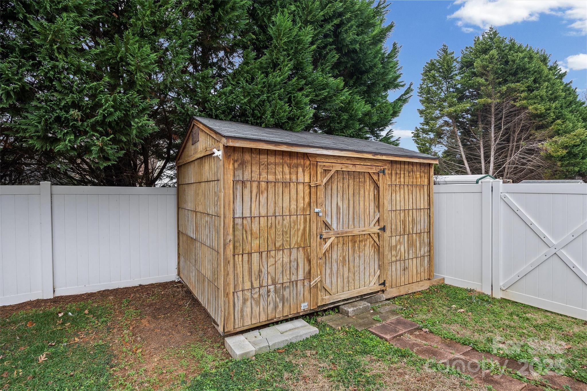2306 Kestrel Drive