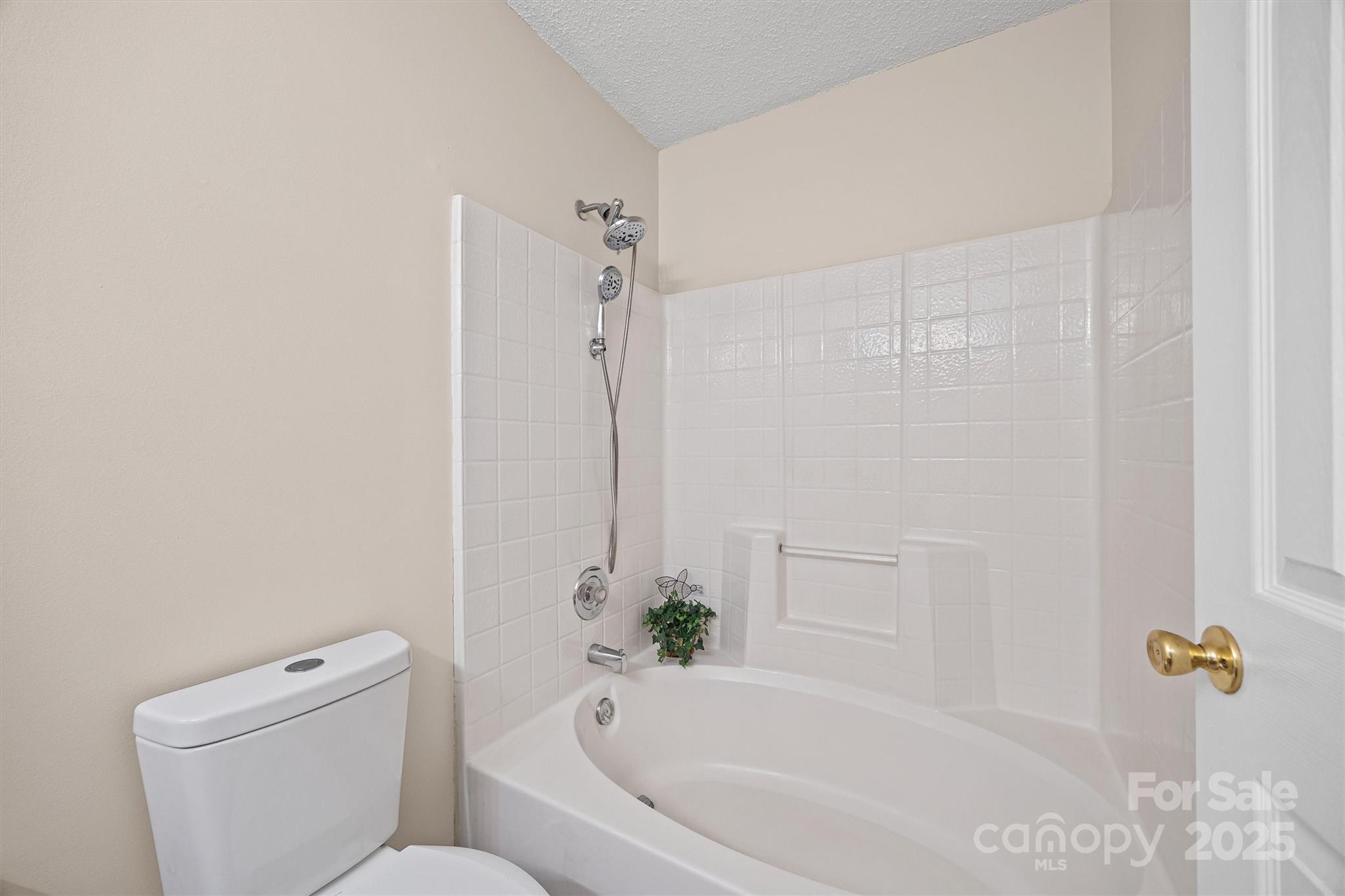 2306 Kestrel Drive