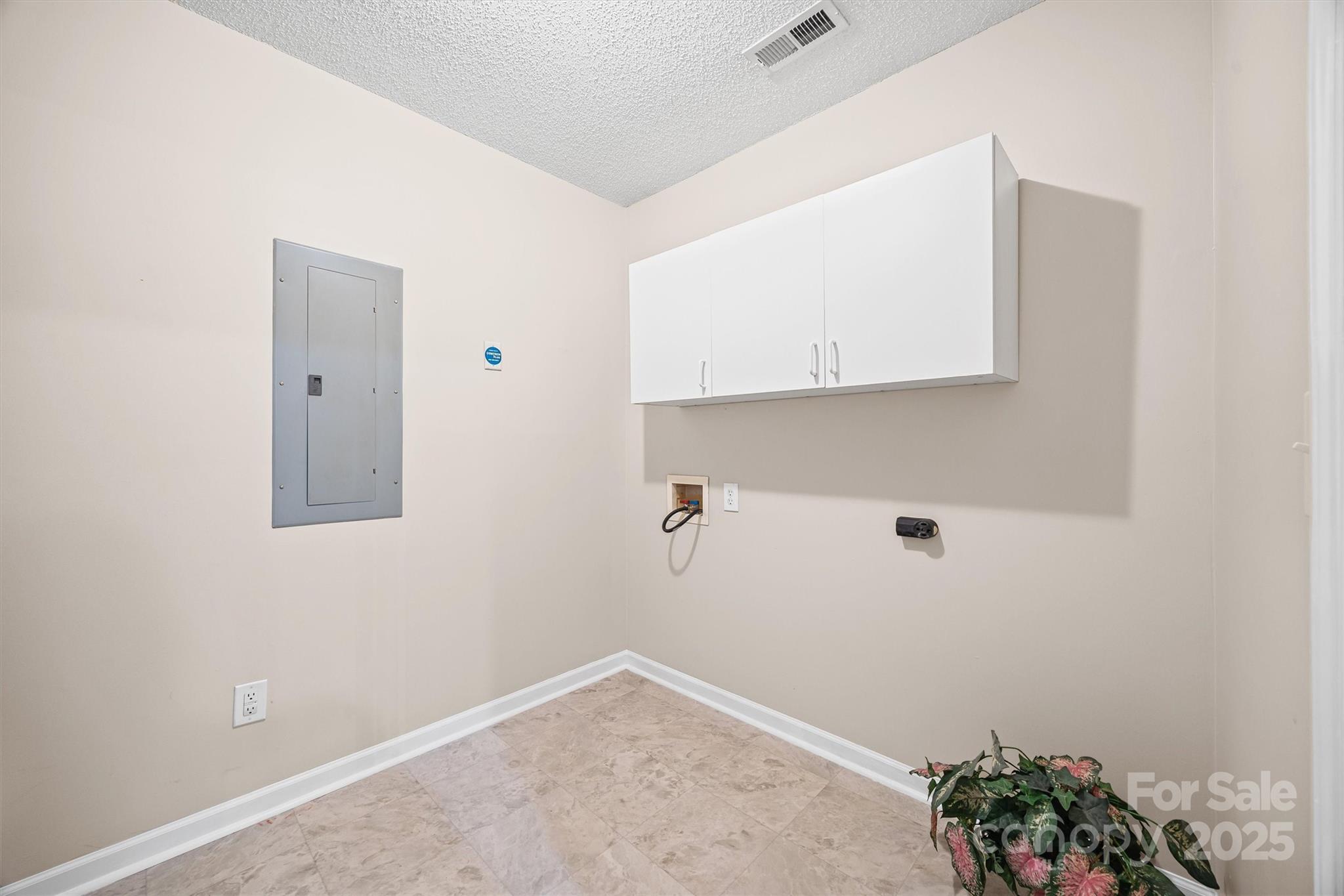 2306 Kestrel Drive