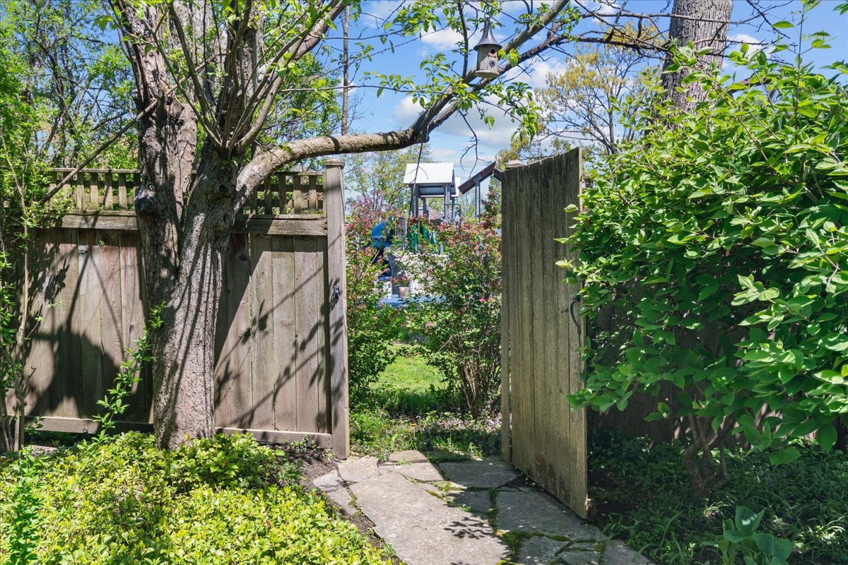 1945 Bosworth Lane