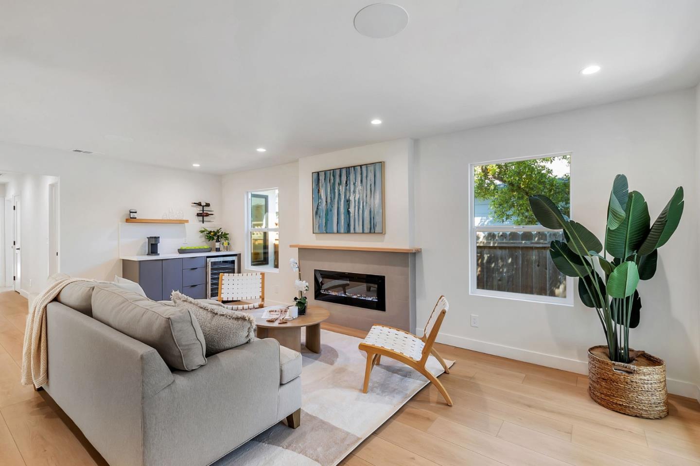 224 Kelton AVE