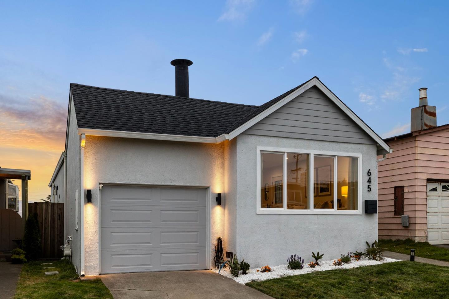 645 Skyline DR