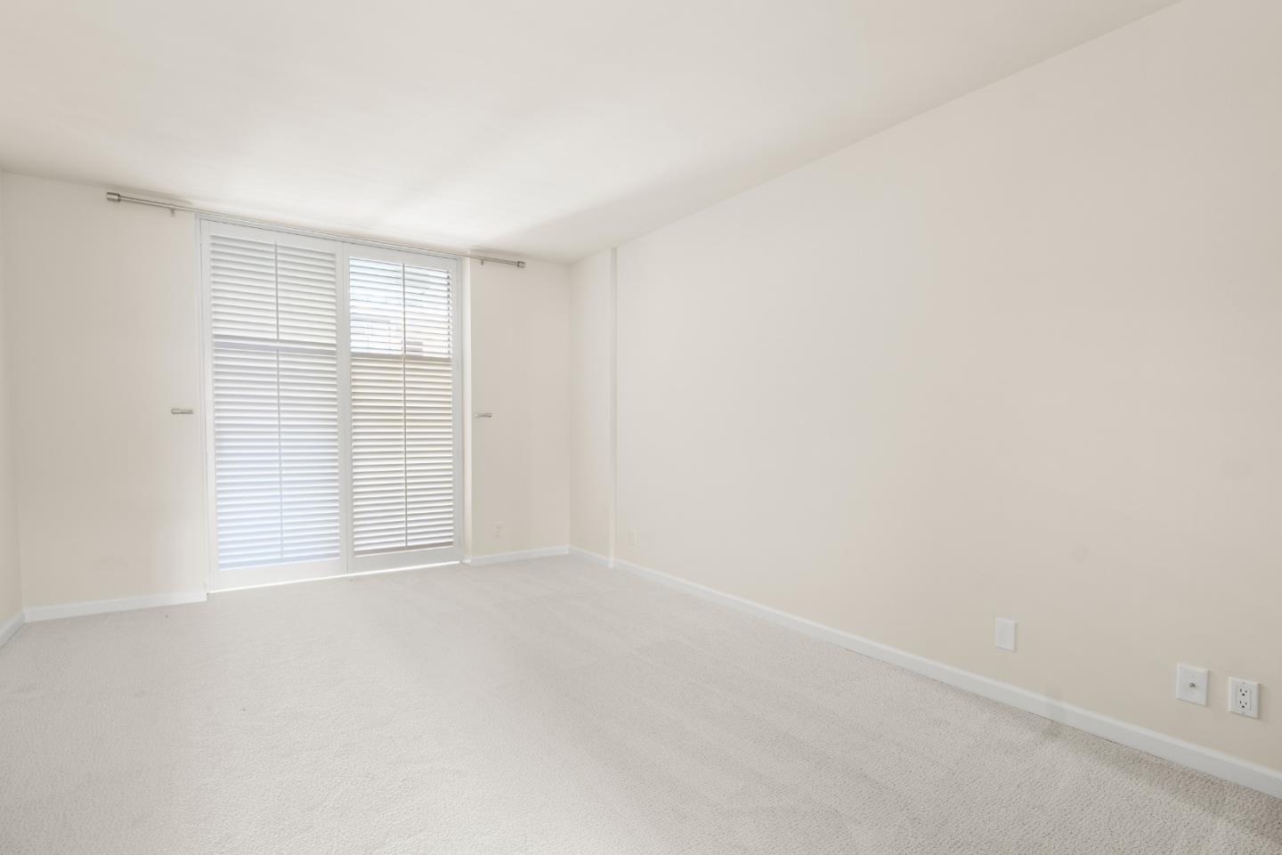 555 Laurel Avenue 324