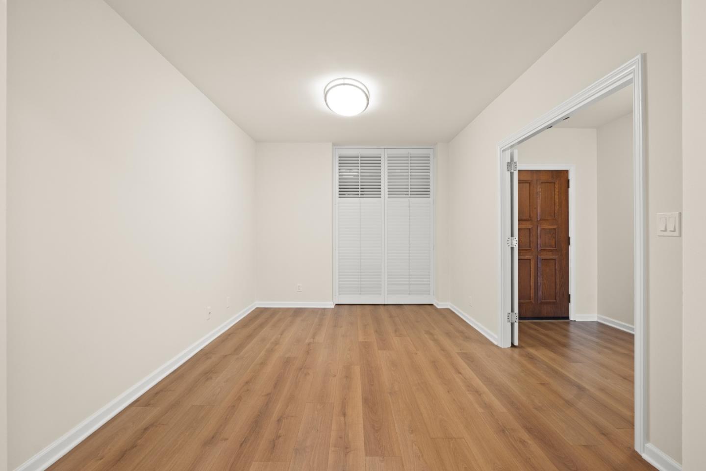 555 Laurel Avenue 324