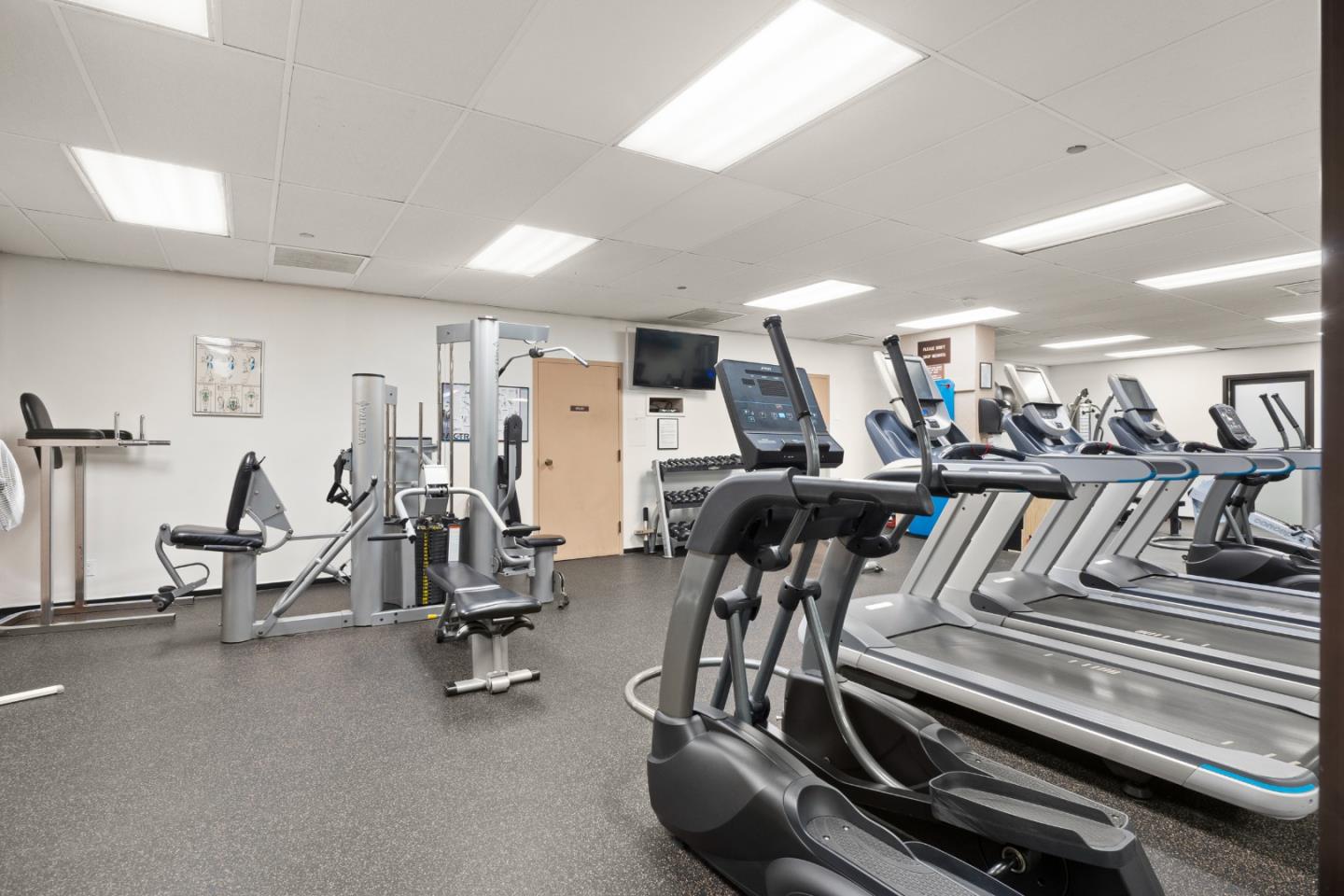 555 Laurel Avenue 324