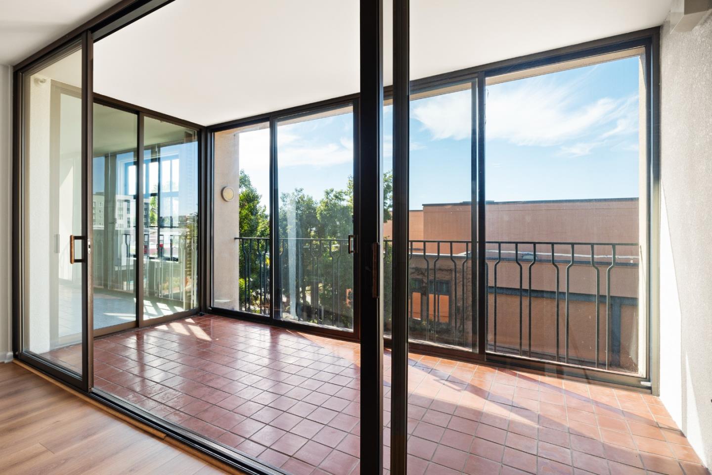 555 Laurel Avenue 324