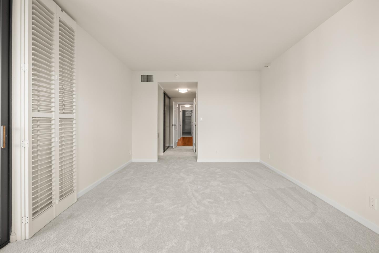 555 Laurel Avenue 324