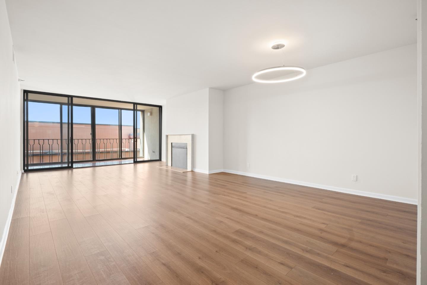 555 Laurel Avenue 324