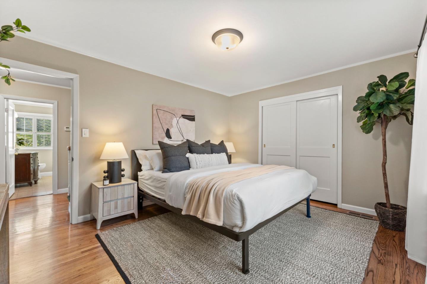 215 Ottawa ST