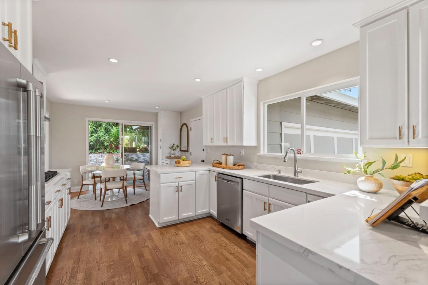 912 Viewridge DR