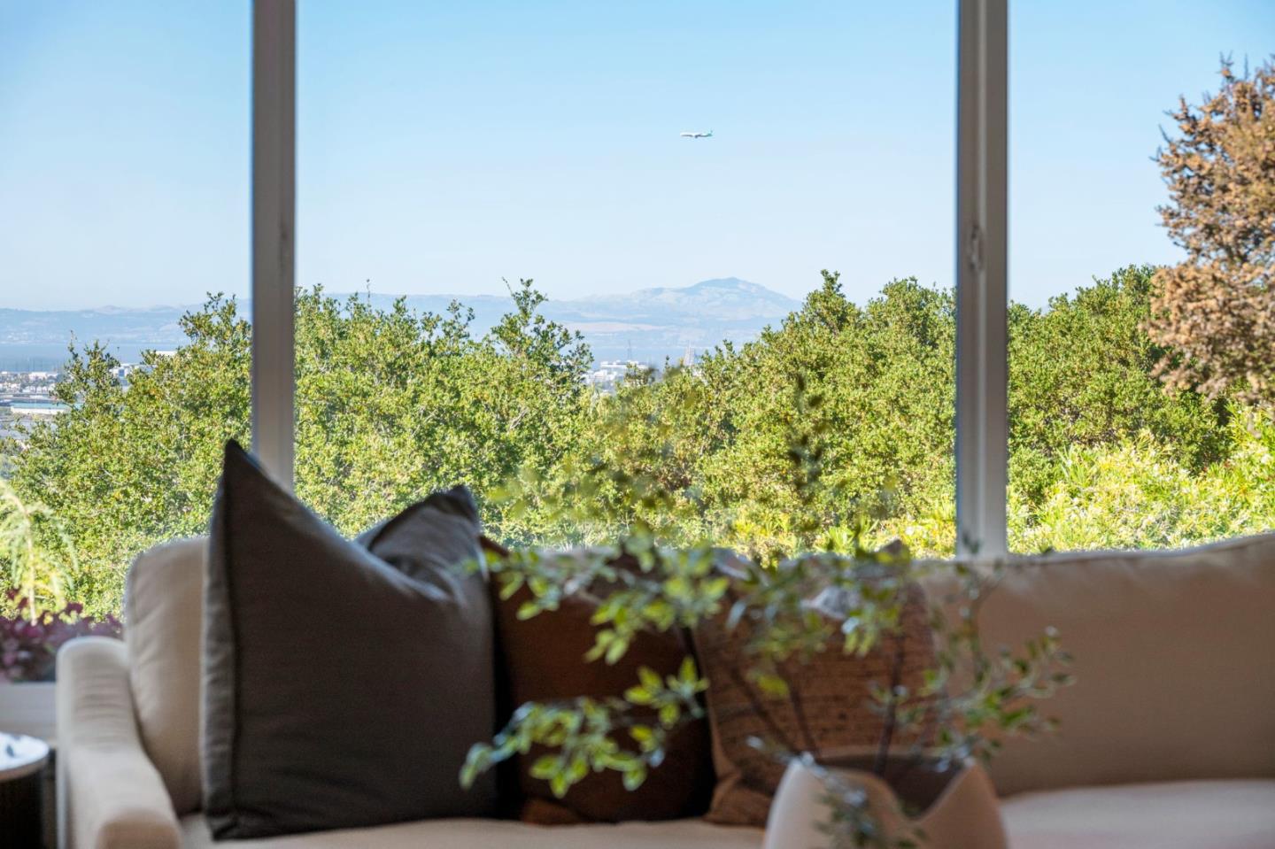 912 Viewridge DR