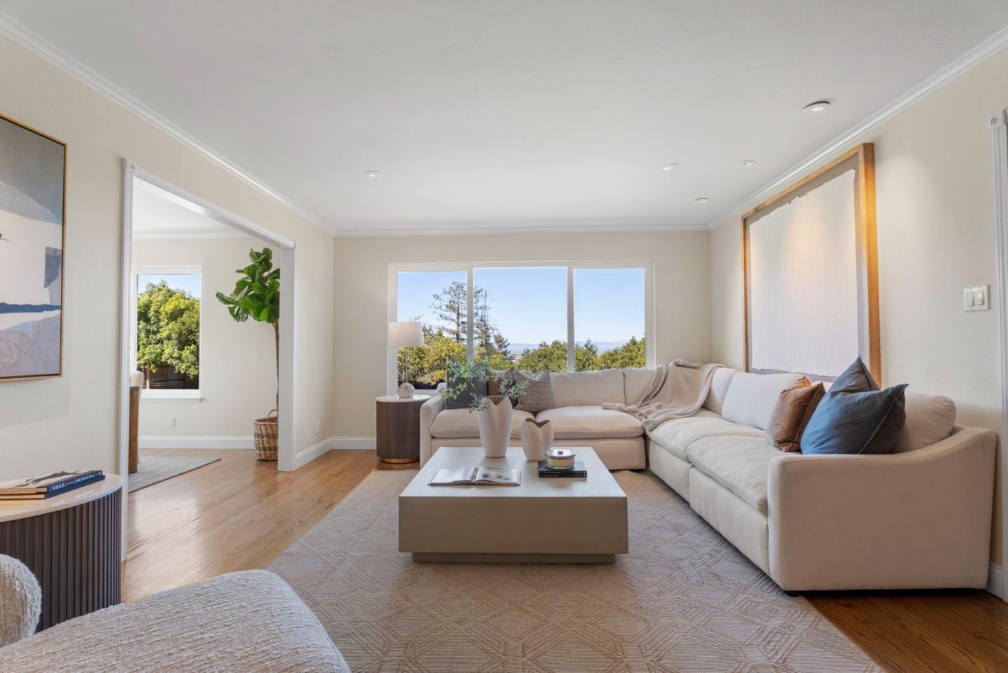 912 Viewridge DR