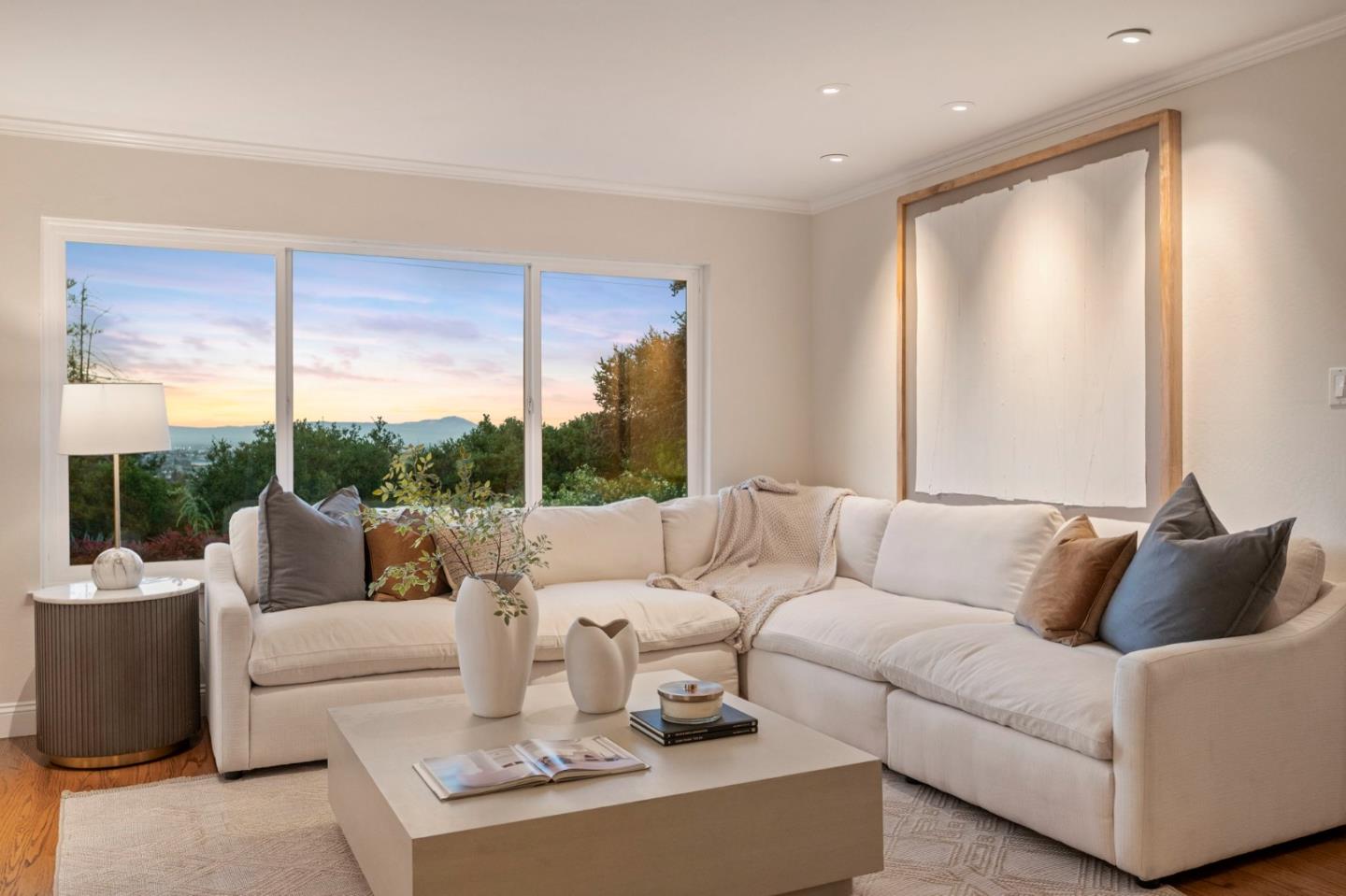 912 Viewridge DR