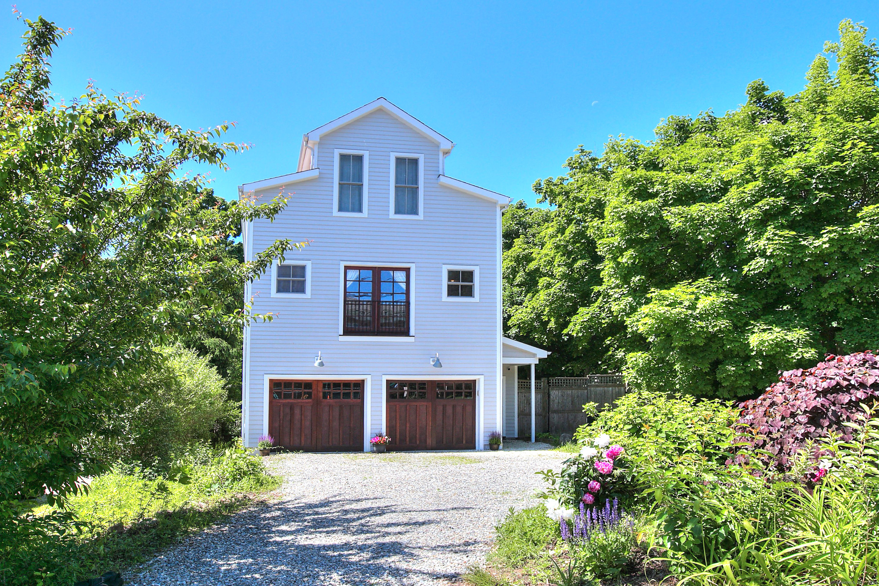12 Burr Road