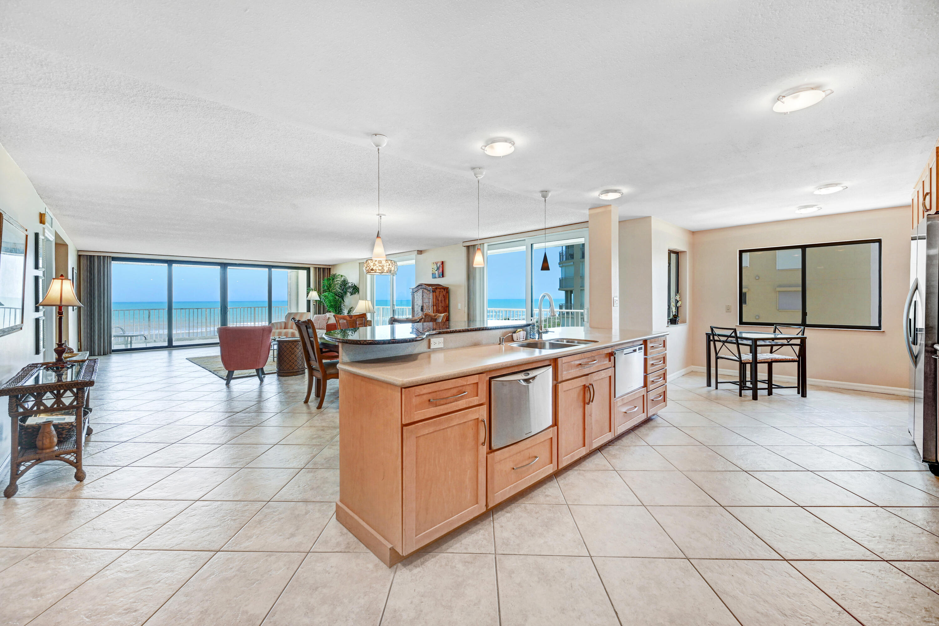 3115 S Atlantic Avenue, 404