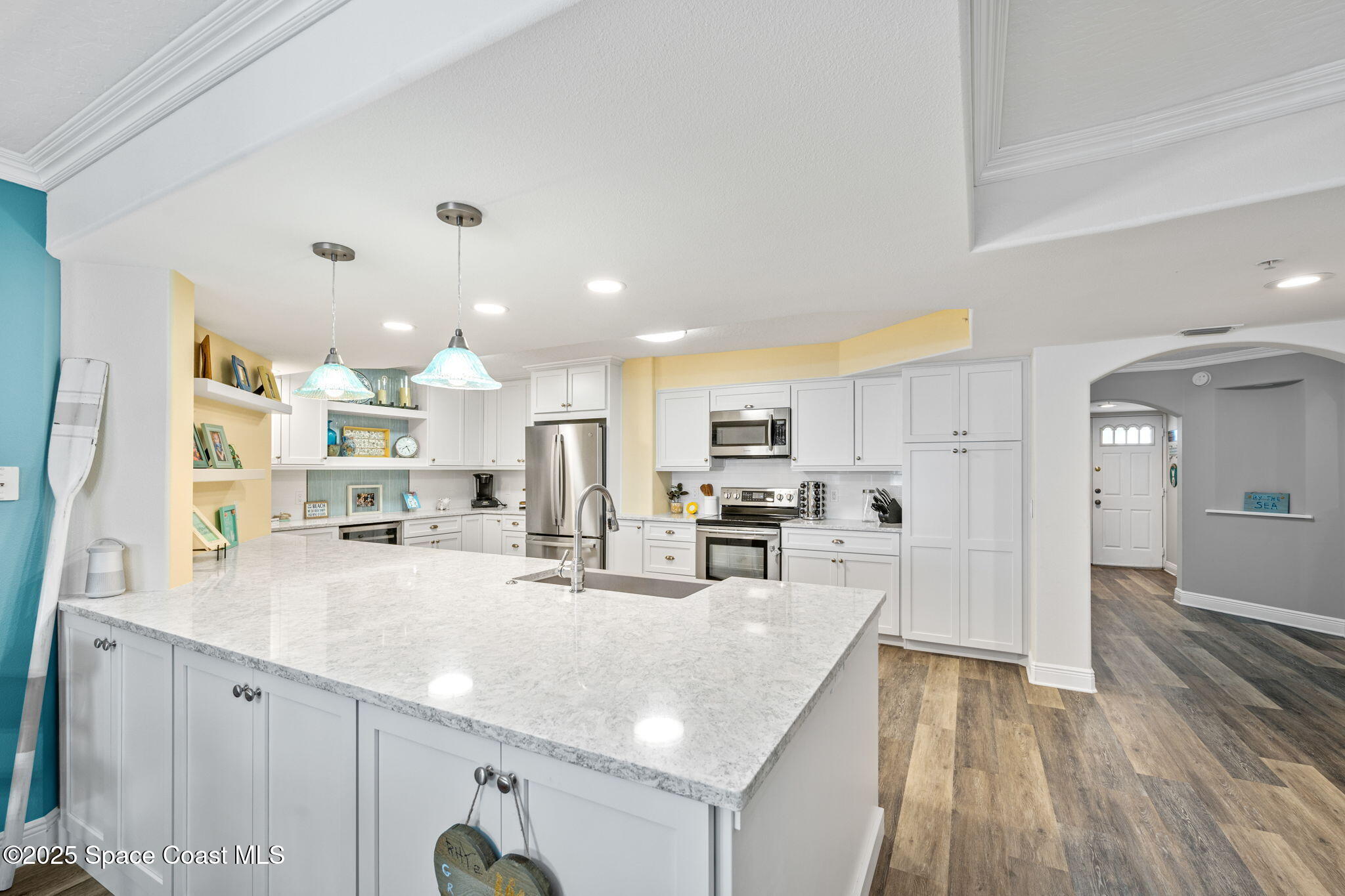301 N Atlantic Avenue, 802