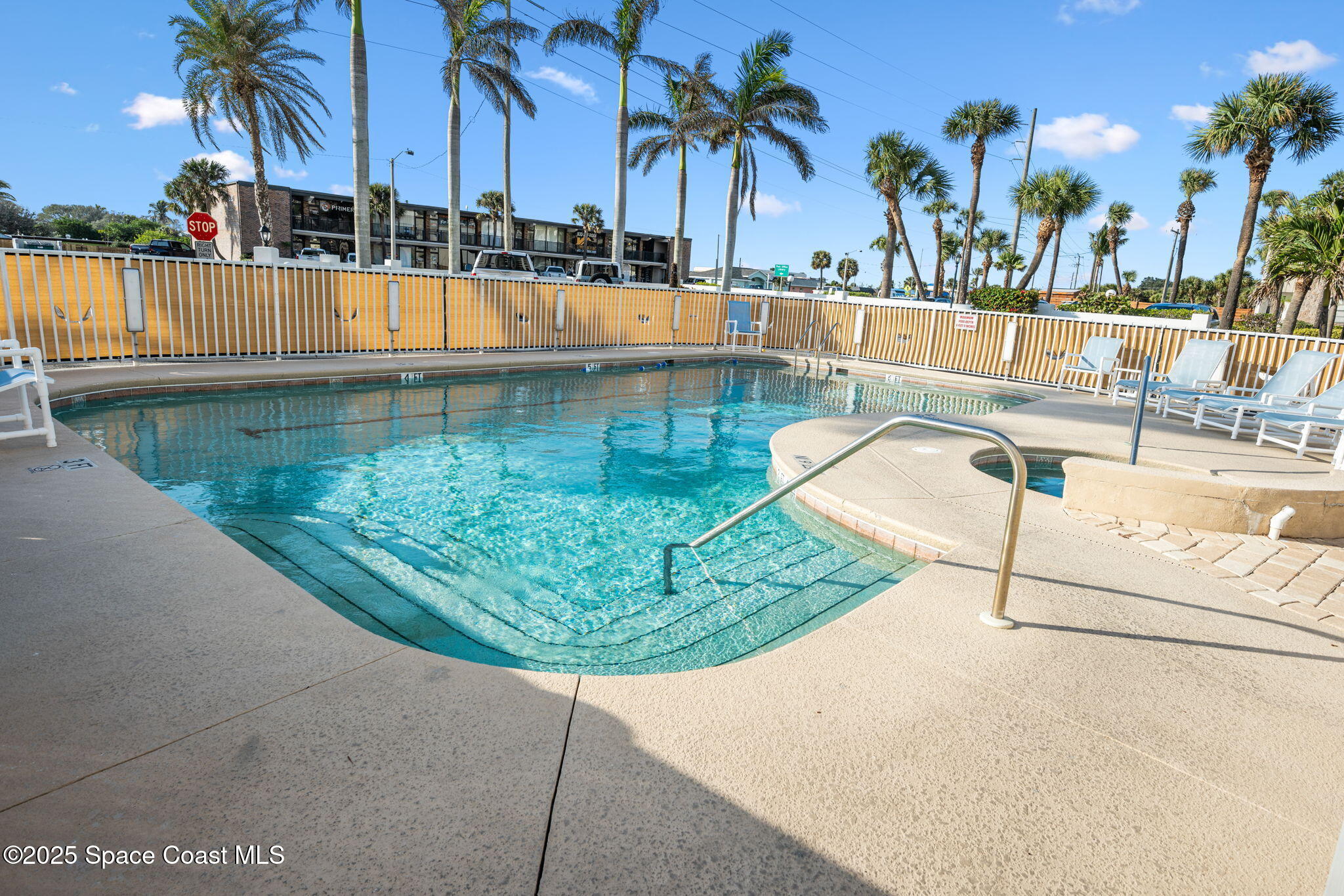 301 N Atlantic Avenue, 802