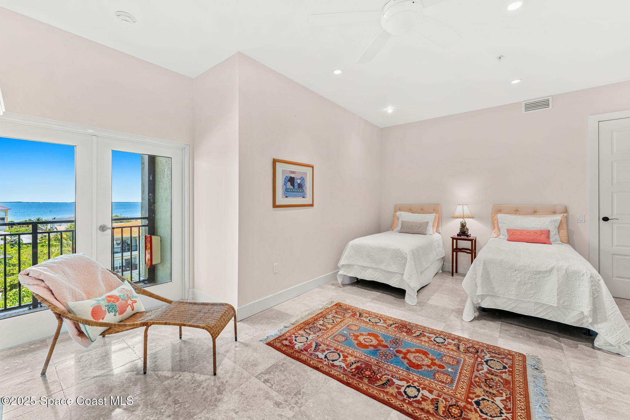 2375 S Atlantic Avenue, 601