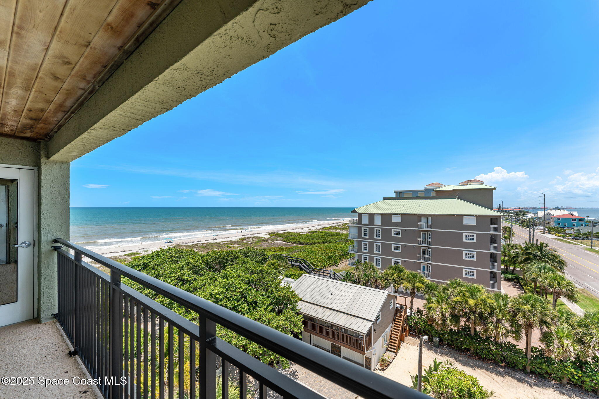 2375 S Atlantic Avenue, 601