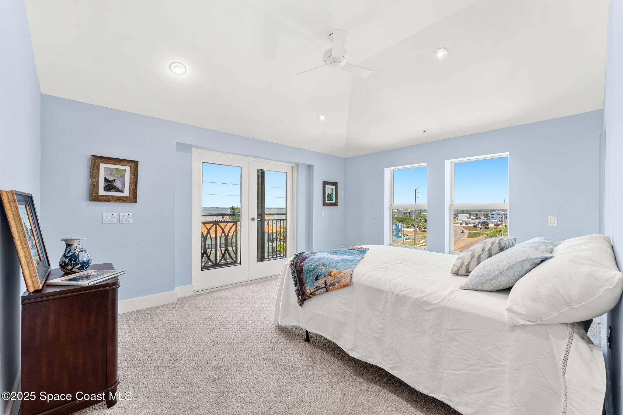 2375 S Atlantic Avenue, 601