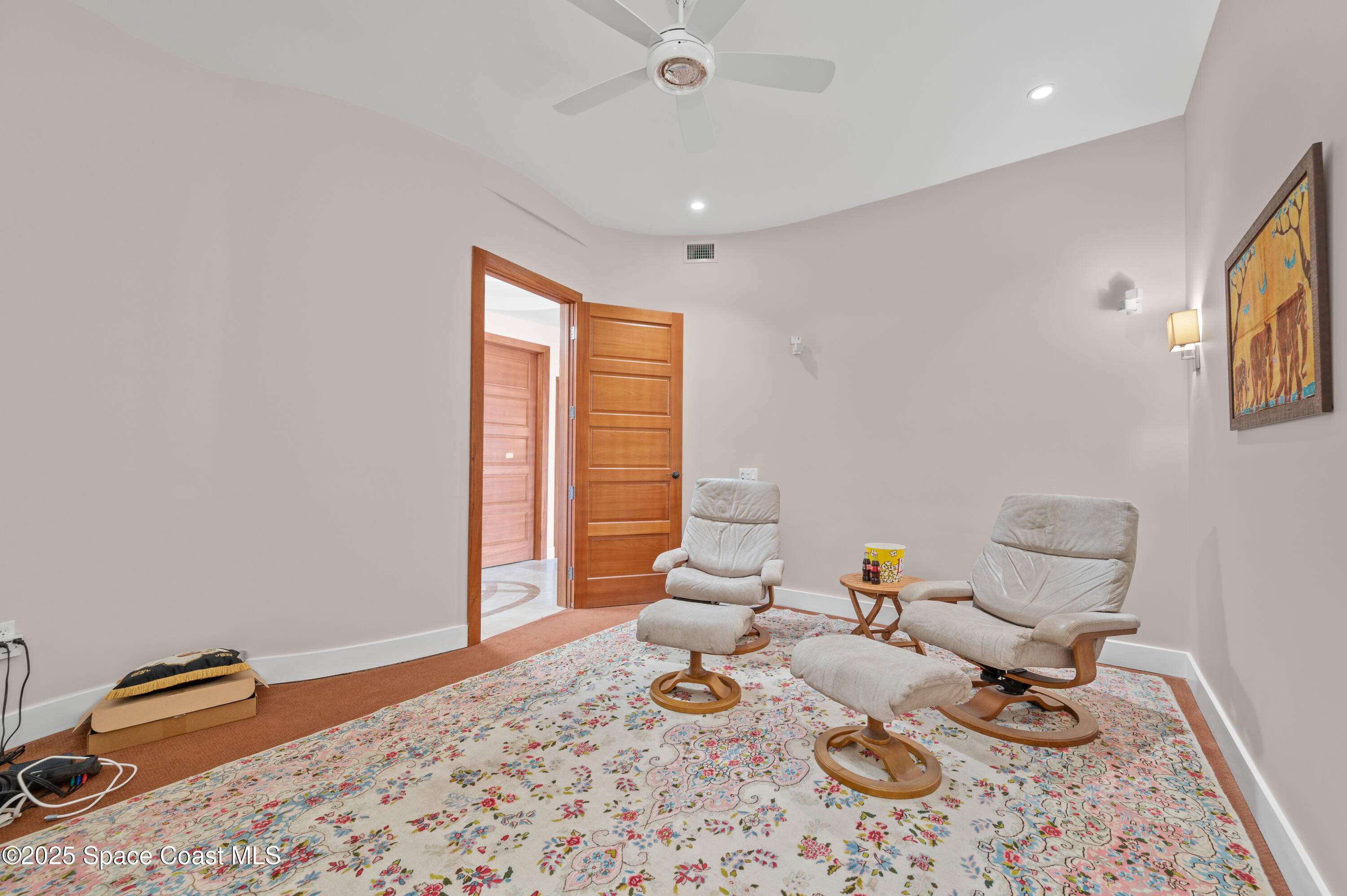 2375 S Atlantic Avenue, 601