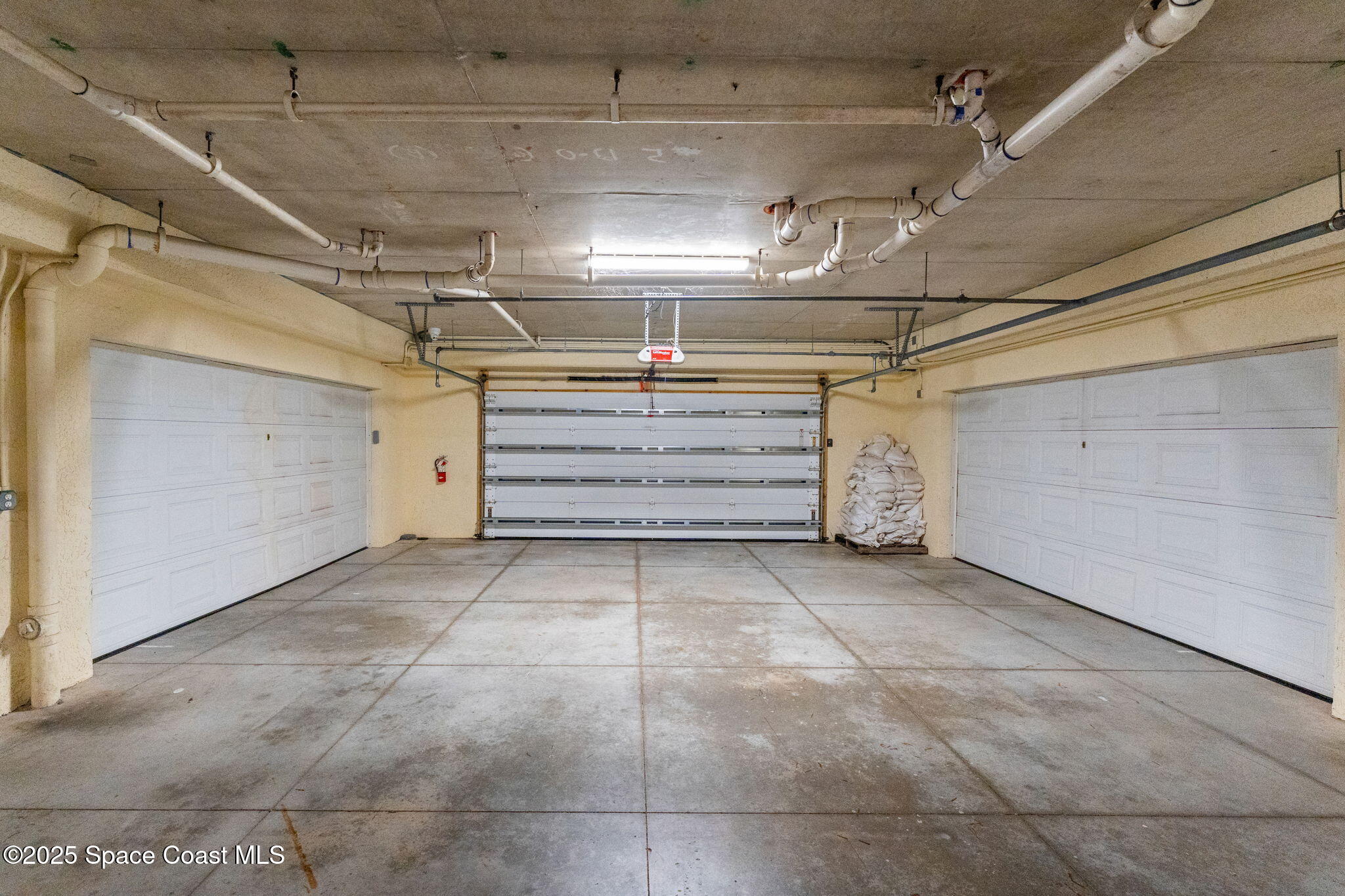 2375 S Atlantic Avenue, 601