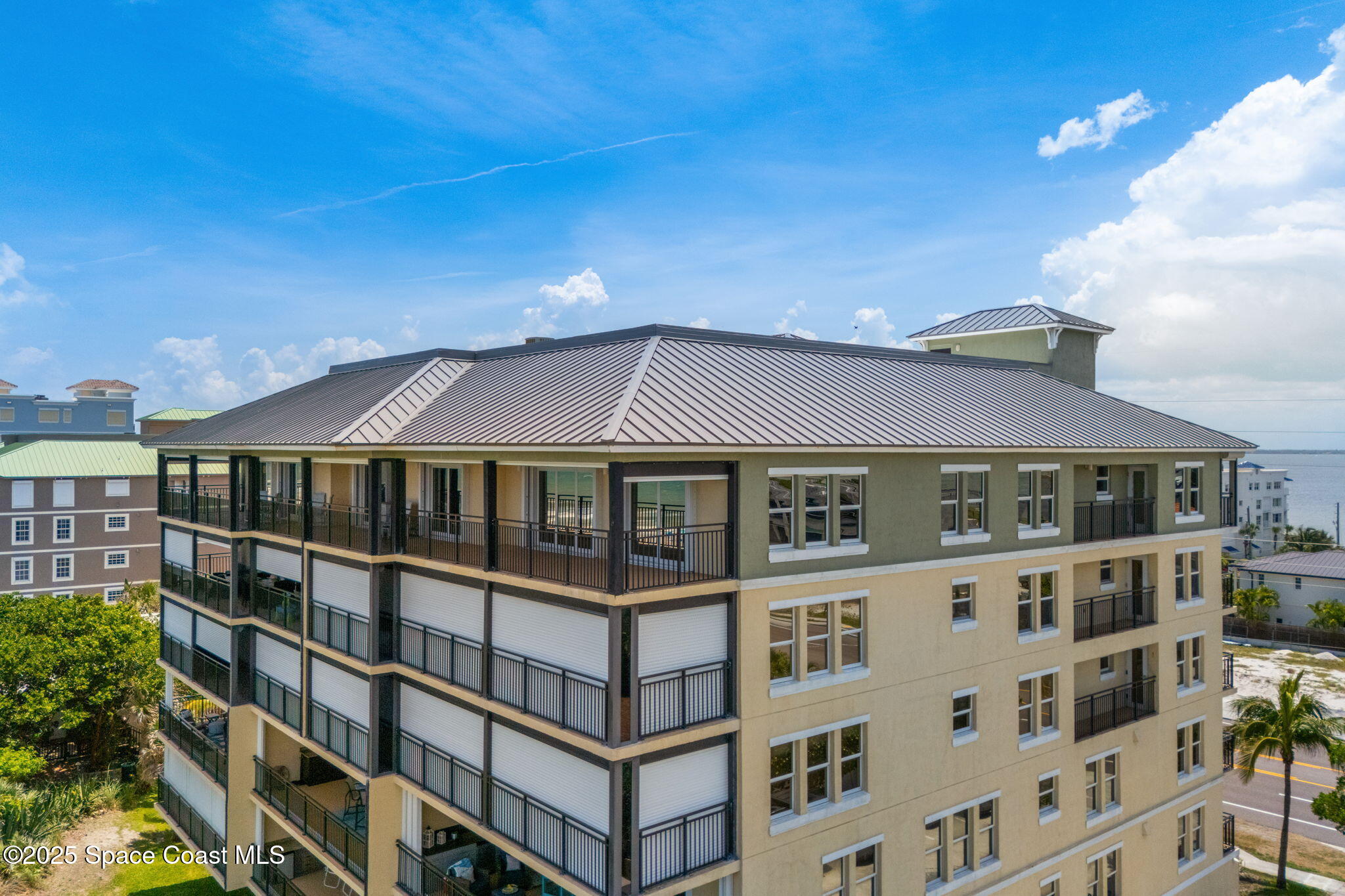 2375 S Atlantic Avenue, 601