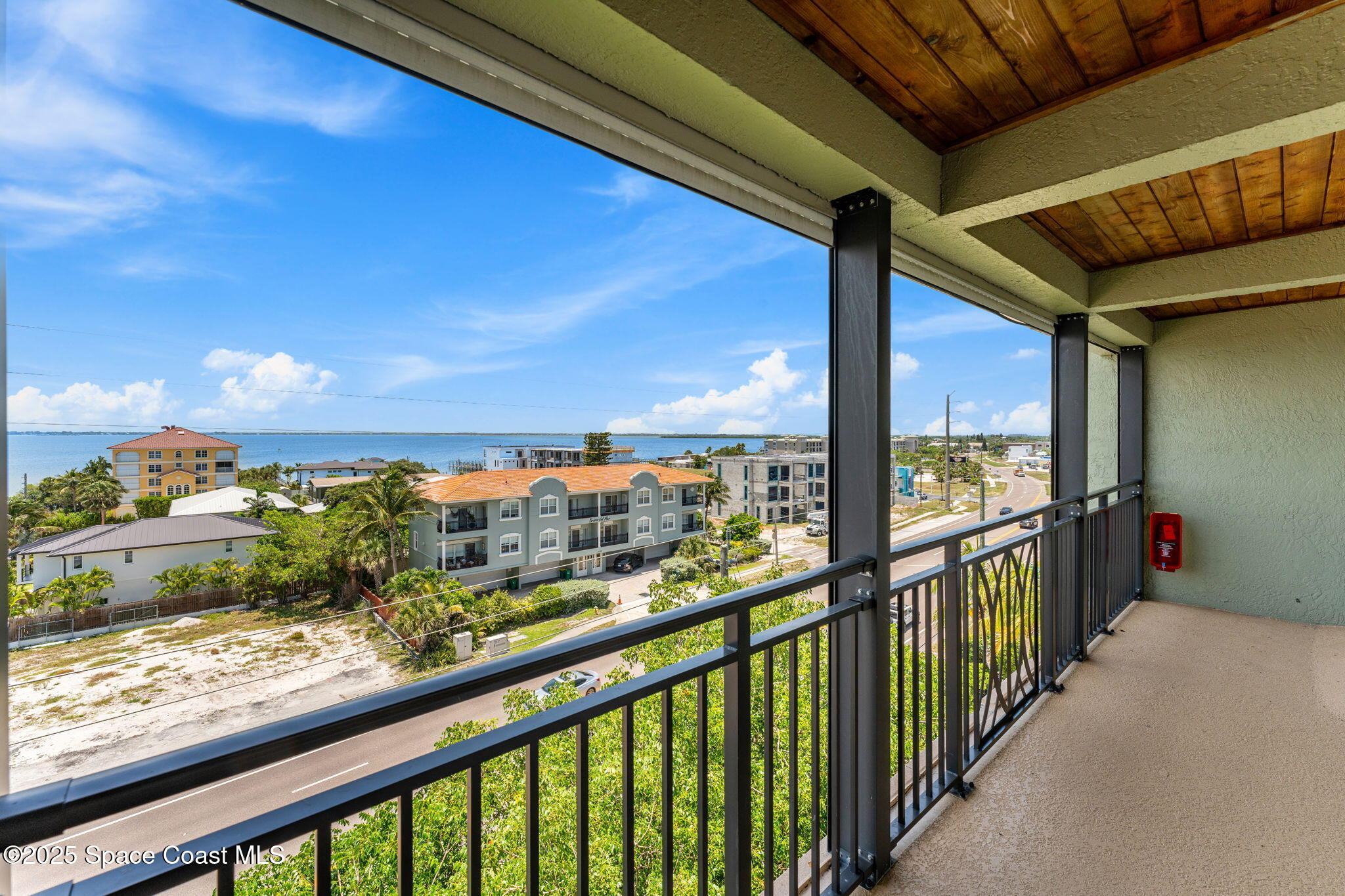 2375 S Atlantic Avenue, 601