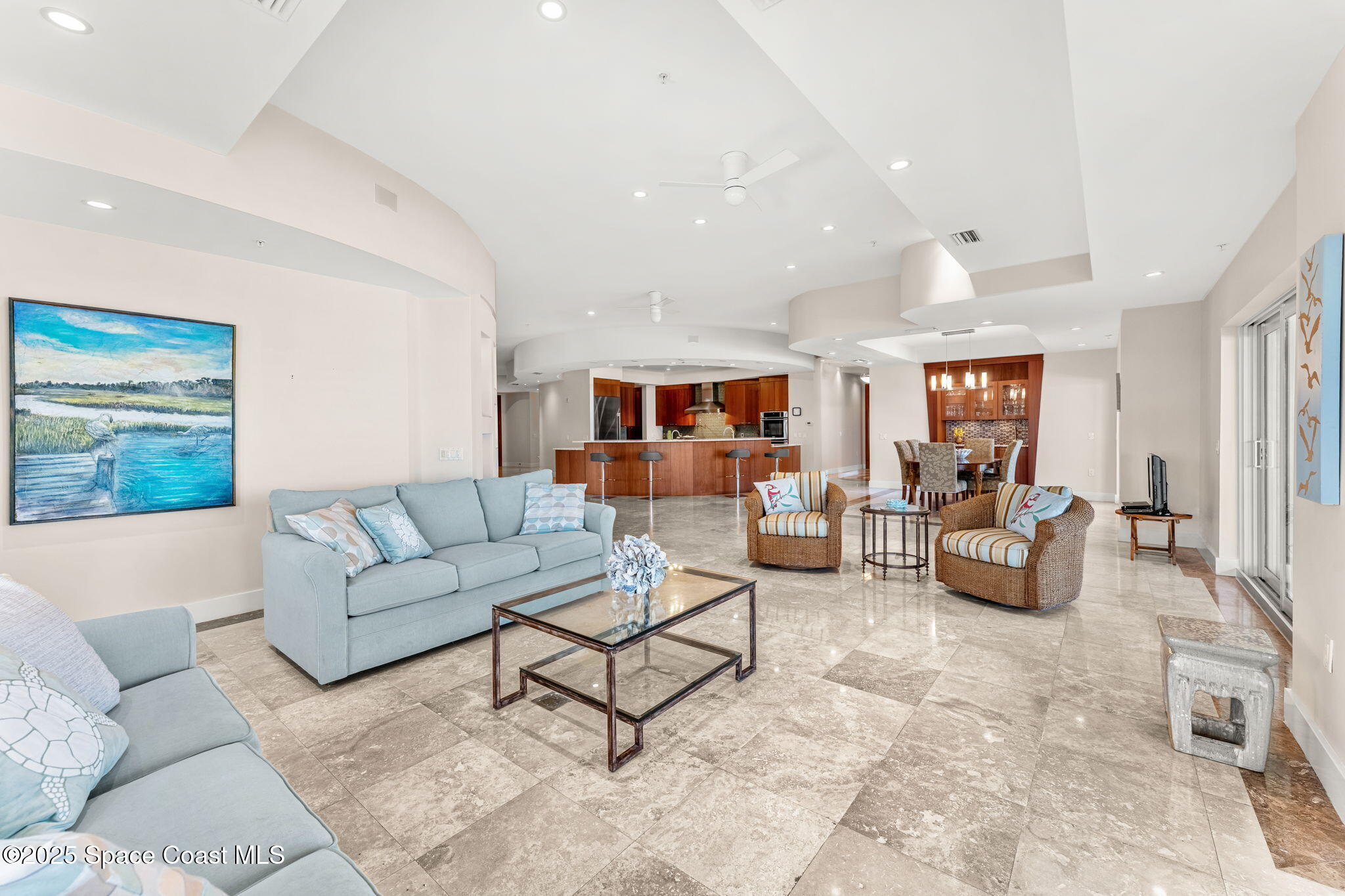 2375 S Atlantic Avenue, 601