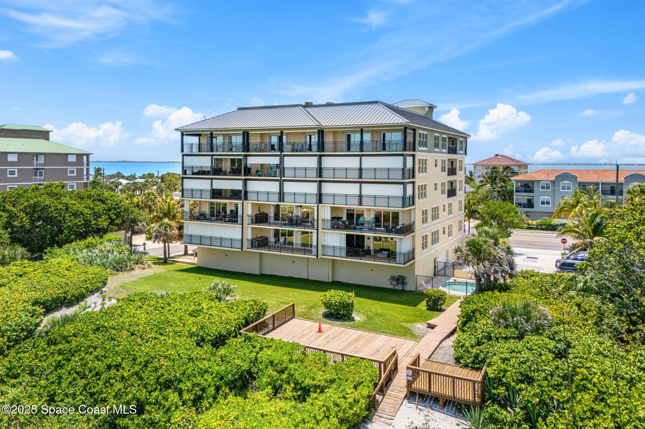 2375 S Atlantic Avenue, 601