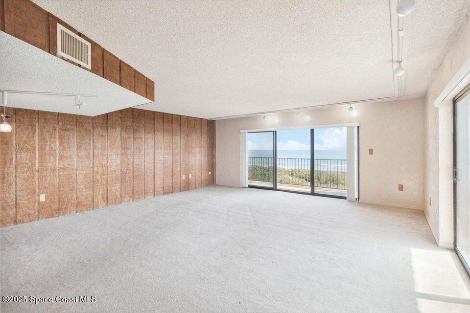 3170 N Atlantic Avenue, 401