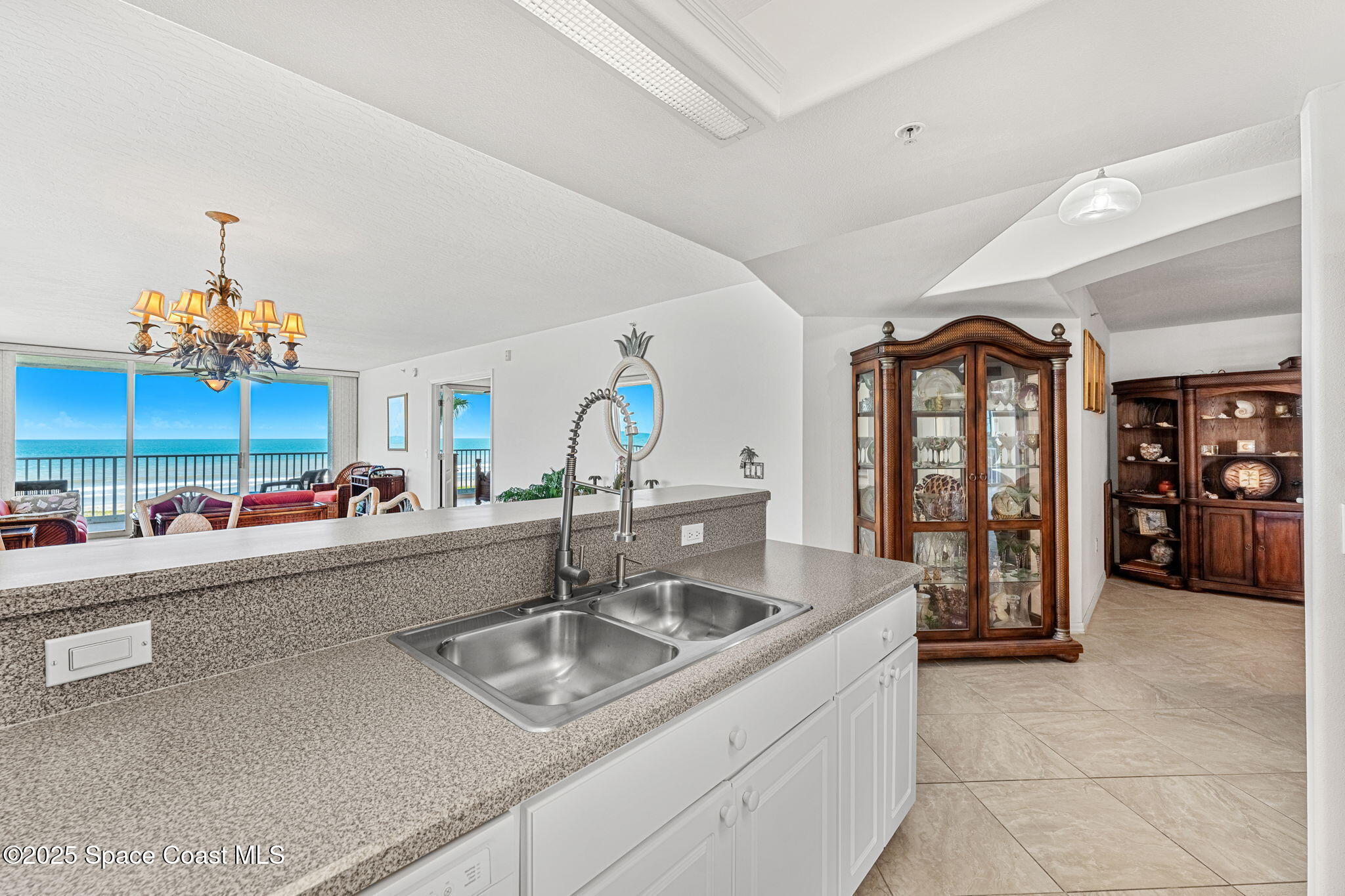 301 N Atlantic Avenue, 401